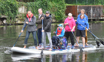 erstes inklusives Stand-Up-Paddling Board in Hamburg